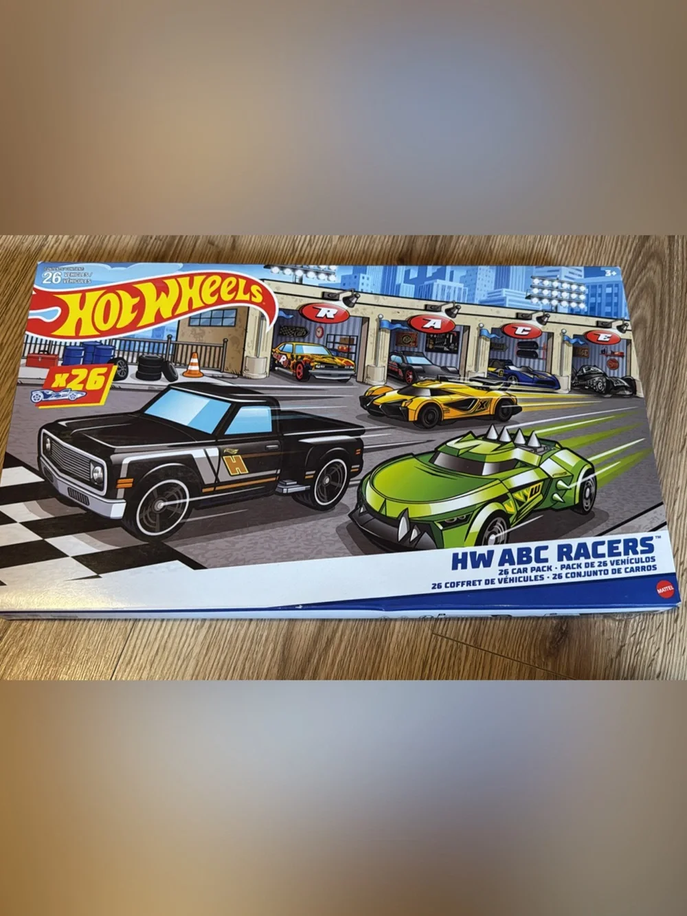 Hot Wheels HW ABC Racers 26-Car Pack - Green & Black Main Cars
